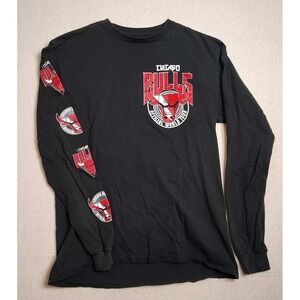Chicago Bulls Shirt World Tour 2016-2017 Mens Medium‎ Long Sleeve  Basketball H